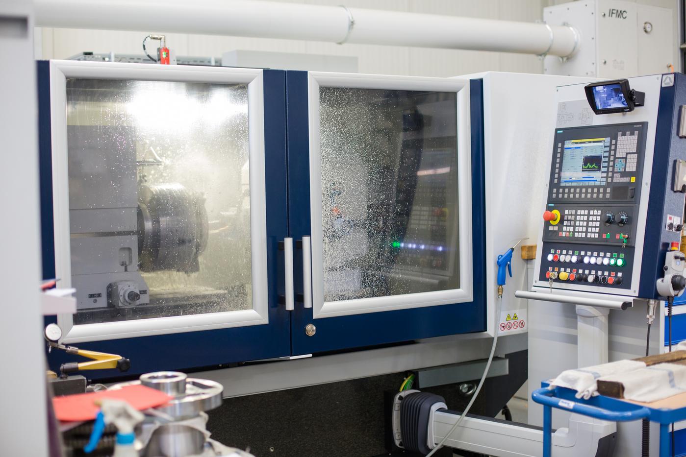 CNC vlakslijpen CNC slijpstation