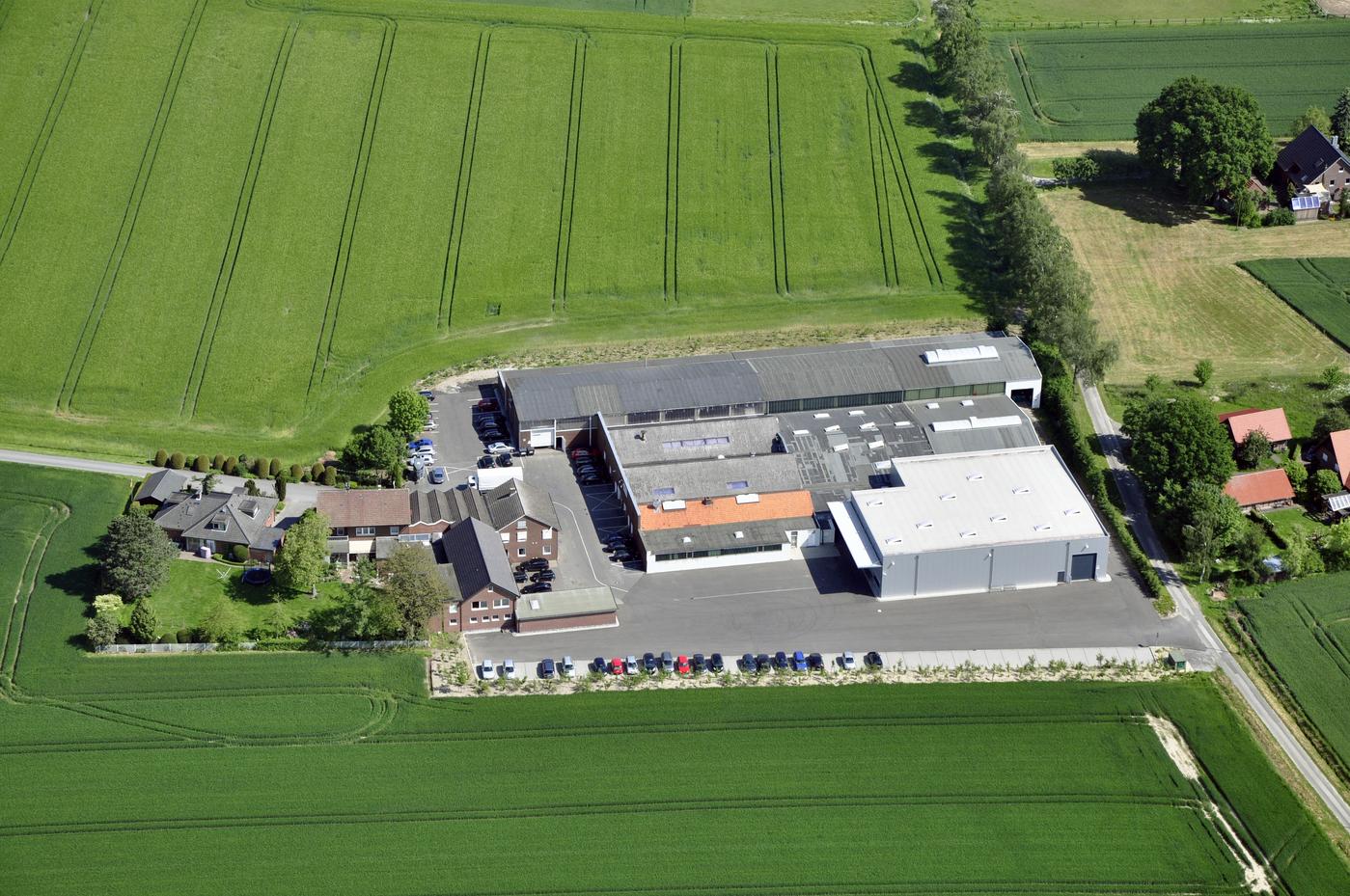 Luchtfoto Luchtfoto - Heinrich Höner GmbH & Co KG - Bedrijfsterrein